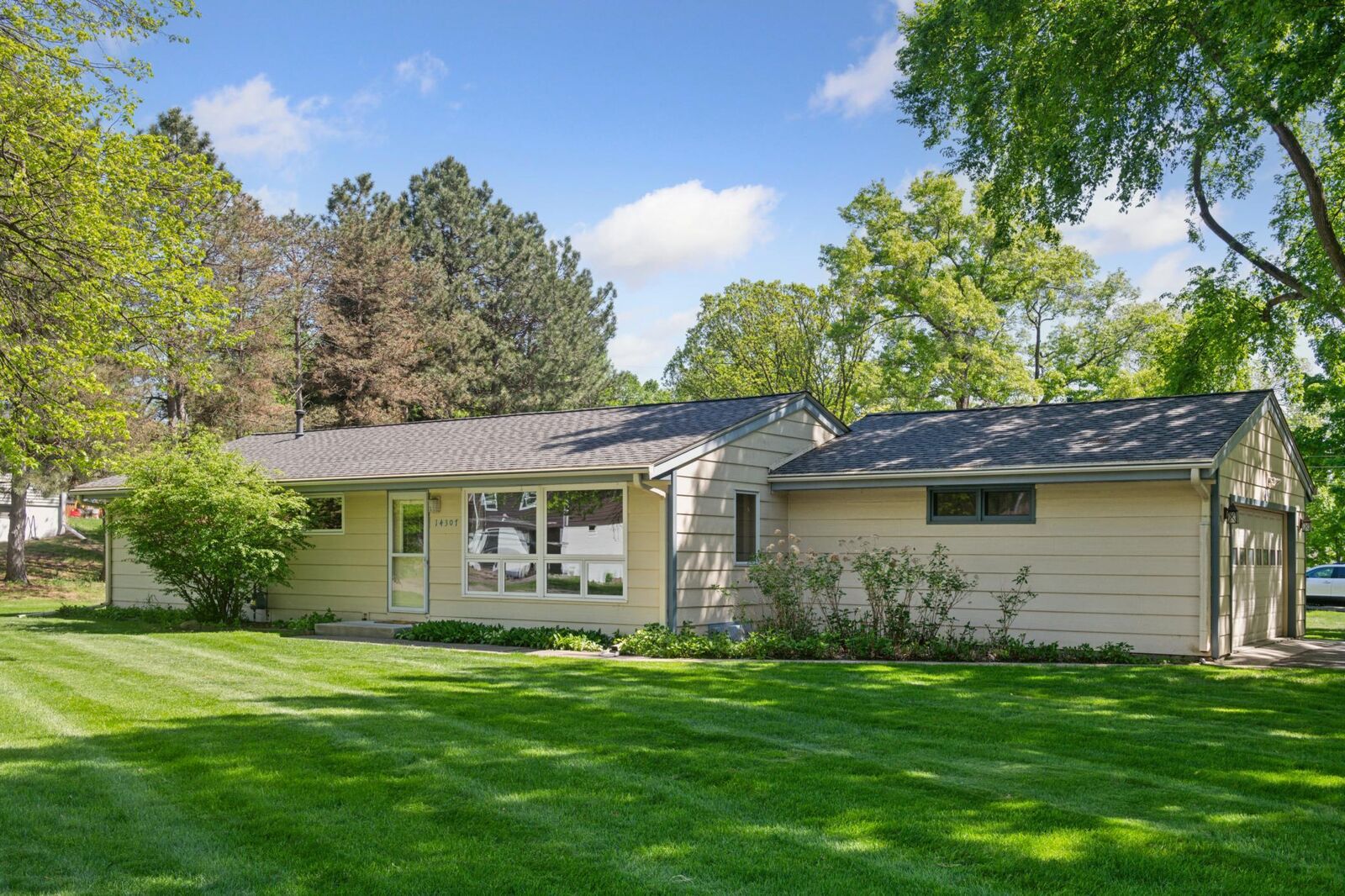 Property Photo: 14307 Bellevue Drive MN 55345