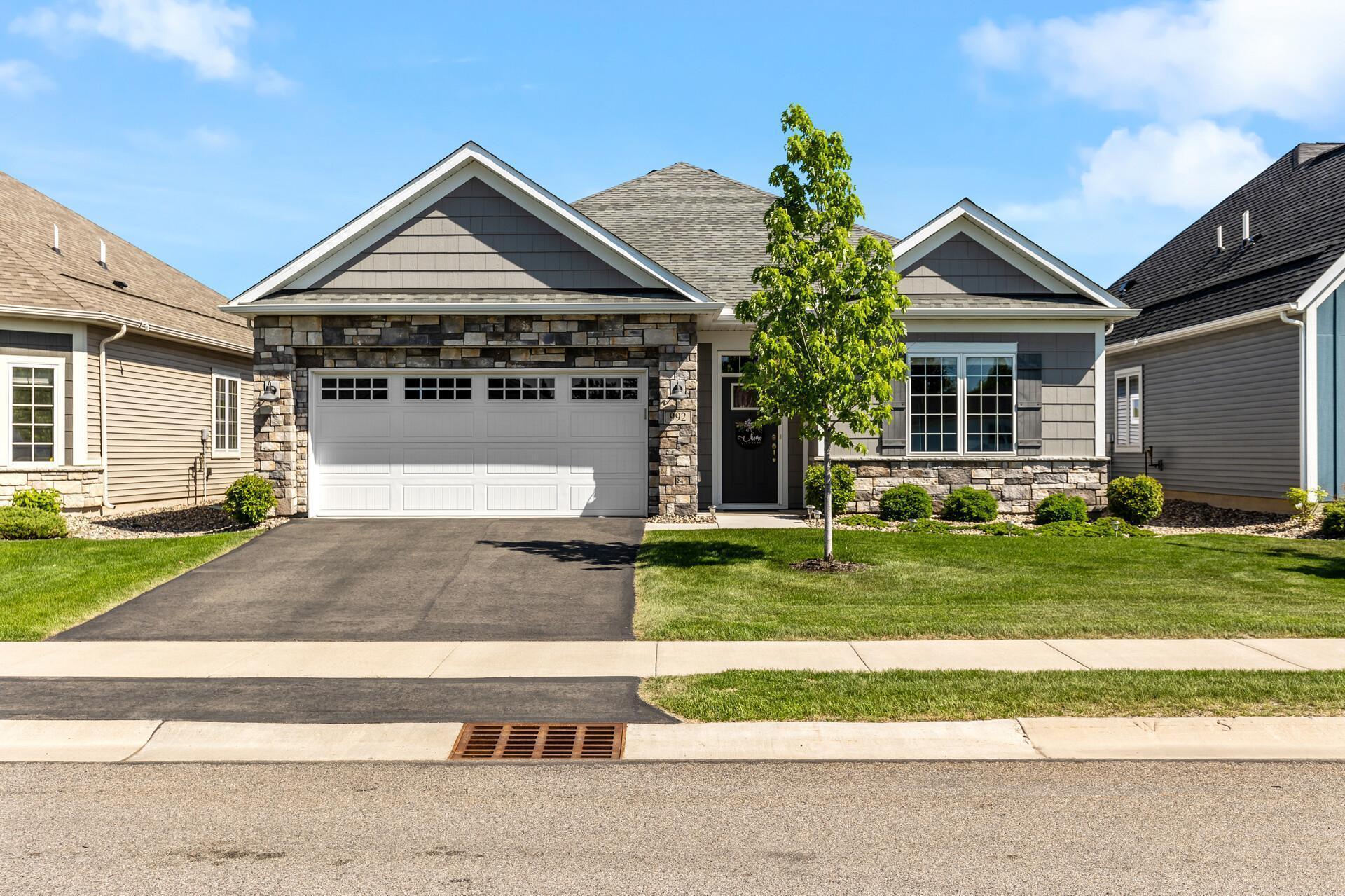 Property Photo:  992 Spruce Street  MN 55055 