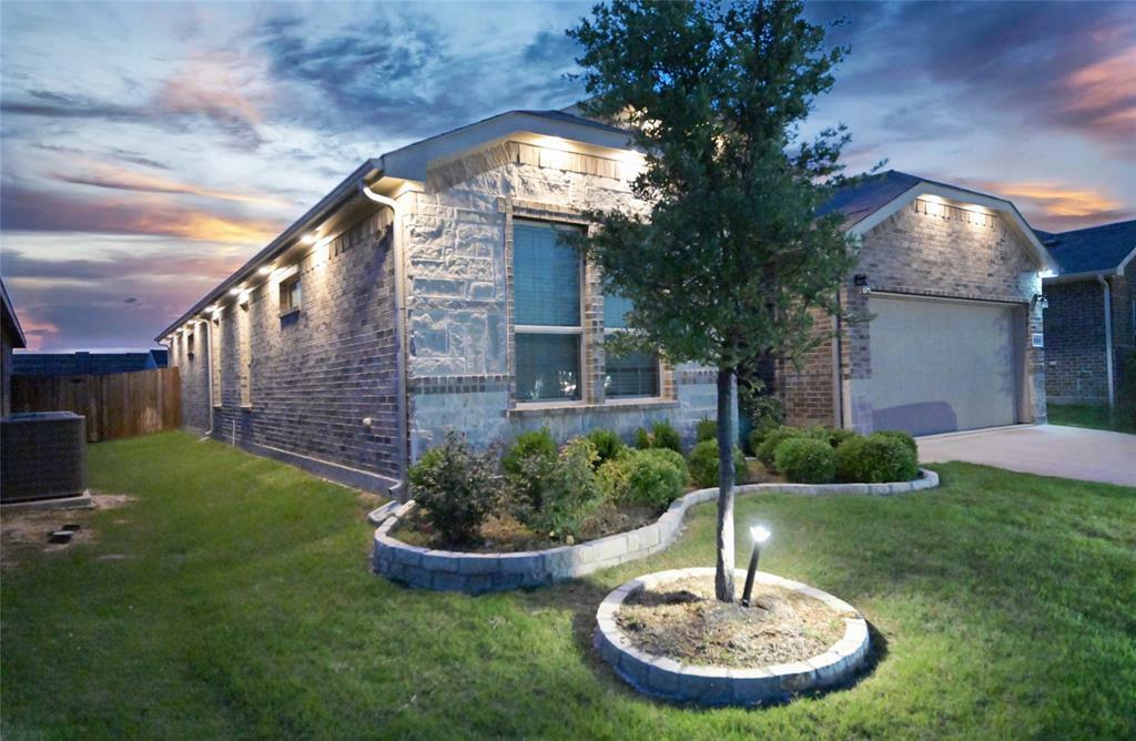 Property Photo: 2324 Goodnight Ranch Drive TX 76087