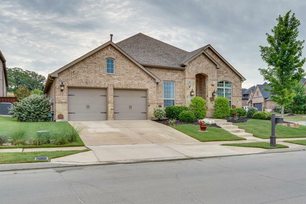 Property Photo: 6200 Savannah Oak Trail TX 76226