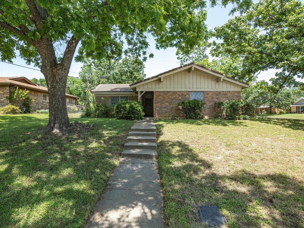 Property Photo: 1904 Marlene Drive TX 76040