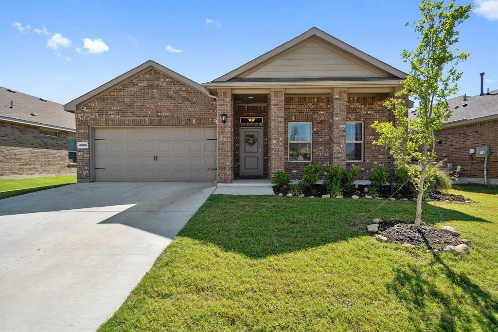 Property Photo: 8580 Big Apple Drive TX 76179