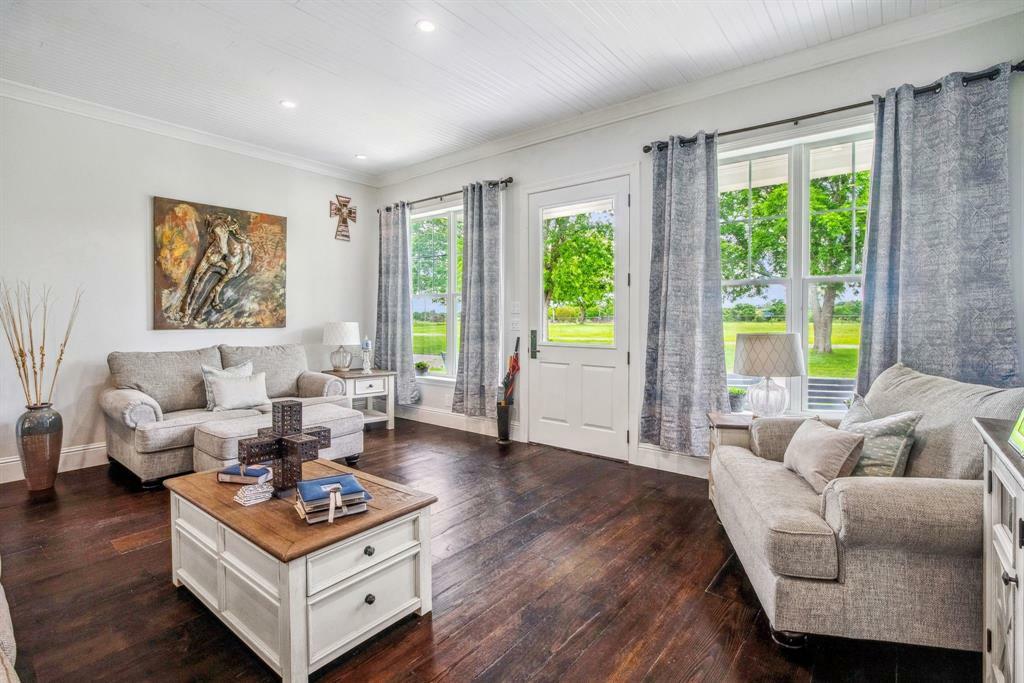 Property Photo: 6170 Green Meadow Lane TX 75160