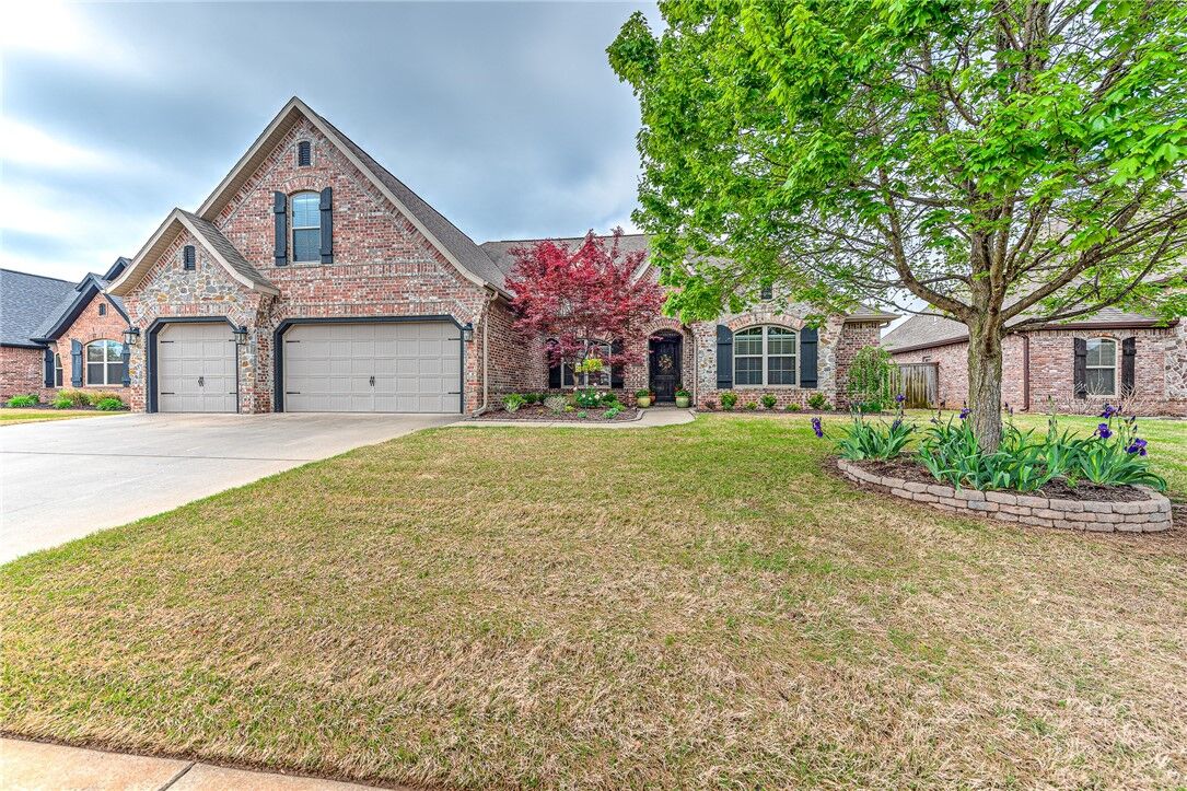 Property Photo:  4204 W Willowbend Drive  AR 72758 