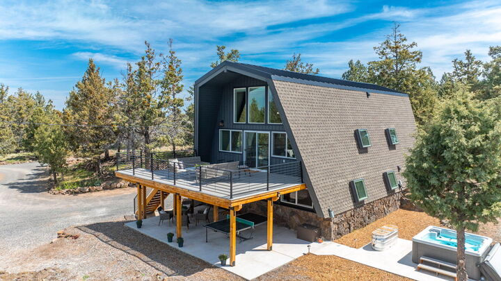 Property Photo: 63950 Scenic Drive OR 97703