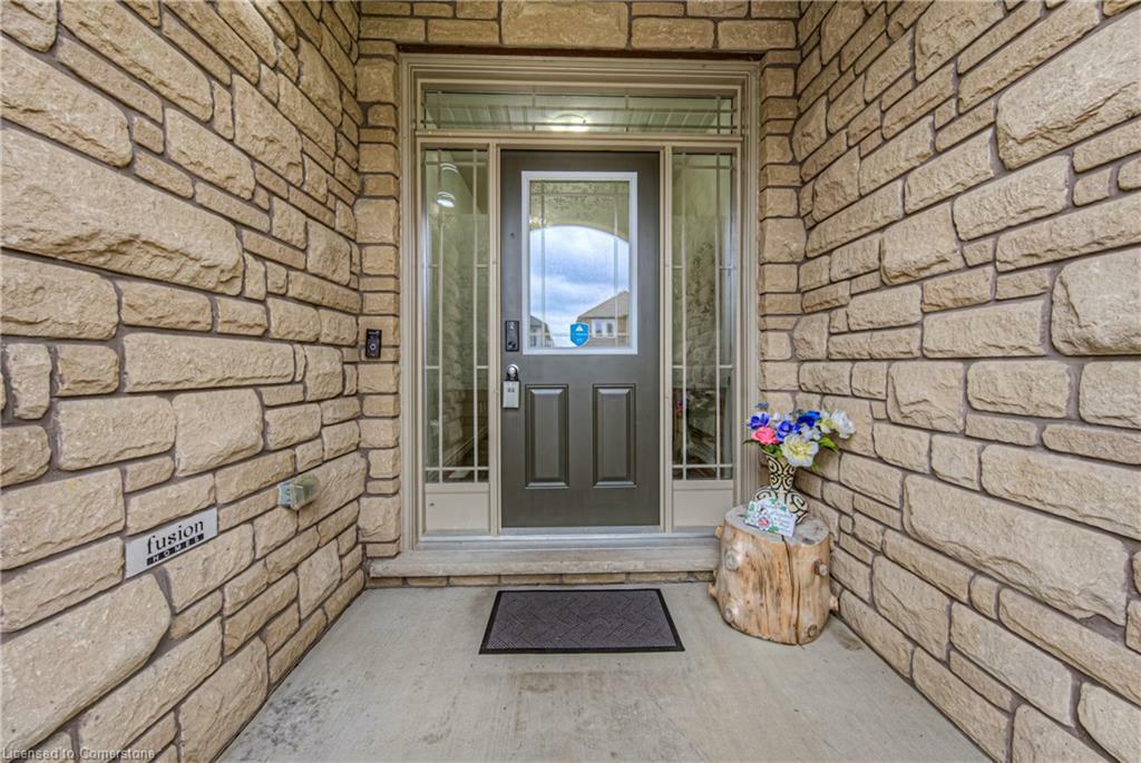 Property Photo: 382 Beechdrops Dr Drive ON N2V 0E8
