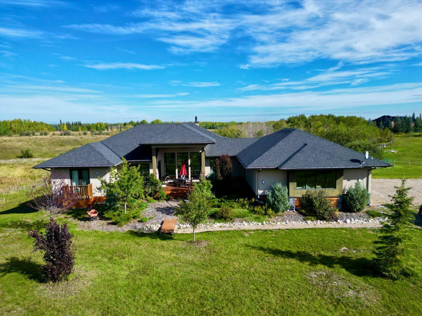 Property Photo: 30124 Bunny Hollow Drive AB T3R 1H6