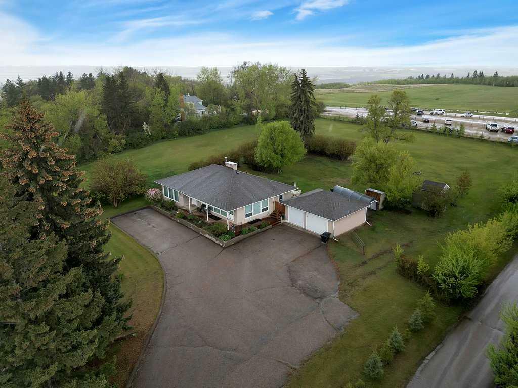 Photo de la propriété: 6010 50 Avenue AB T4L 0H8