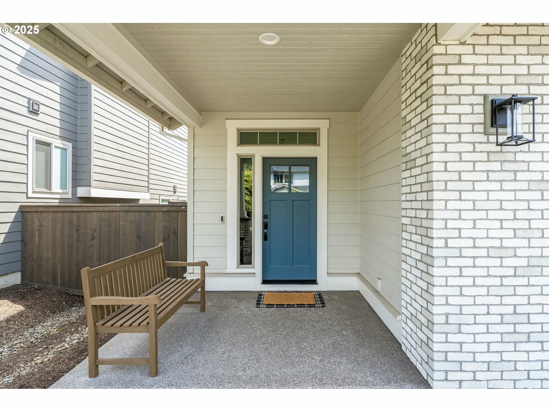 Property Photo: 7242 SW Bay Ln OR 97070