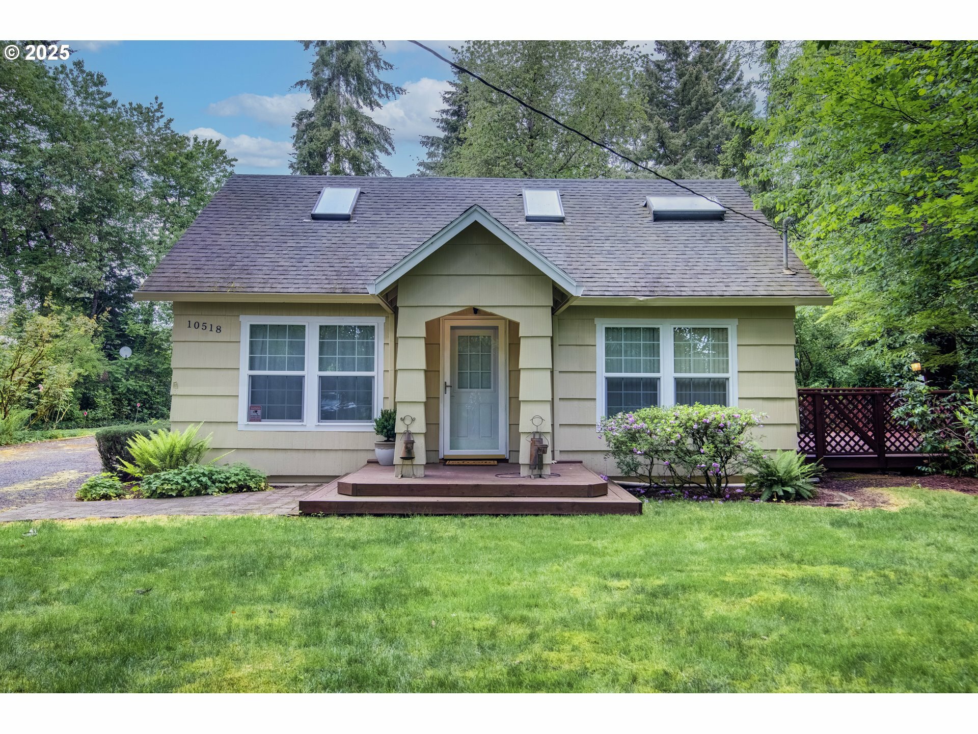 Property Photo: 10518 NE Rosewood Ave WA 98662