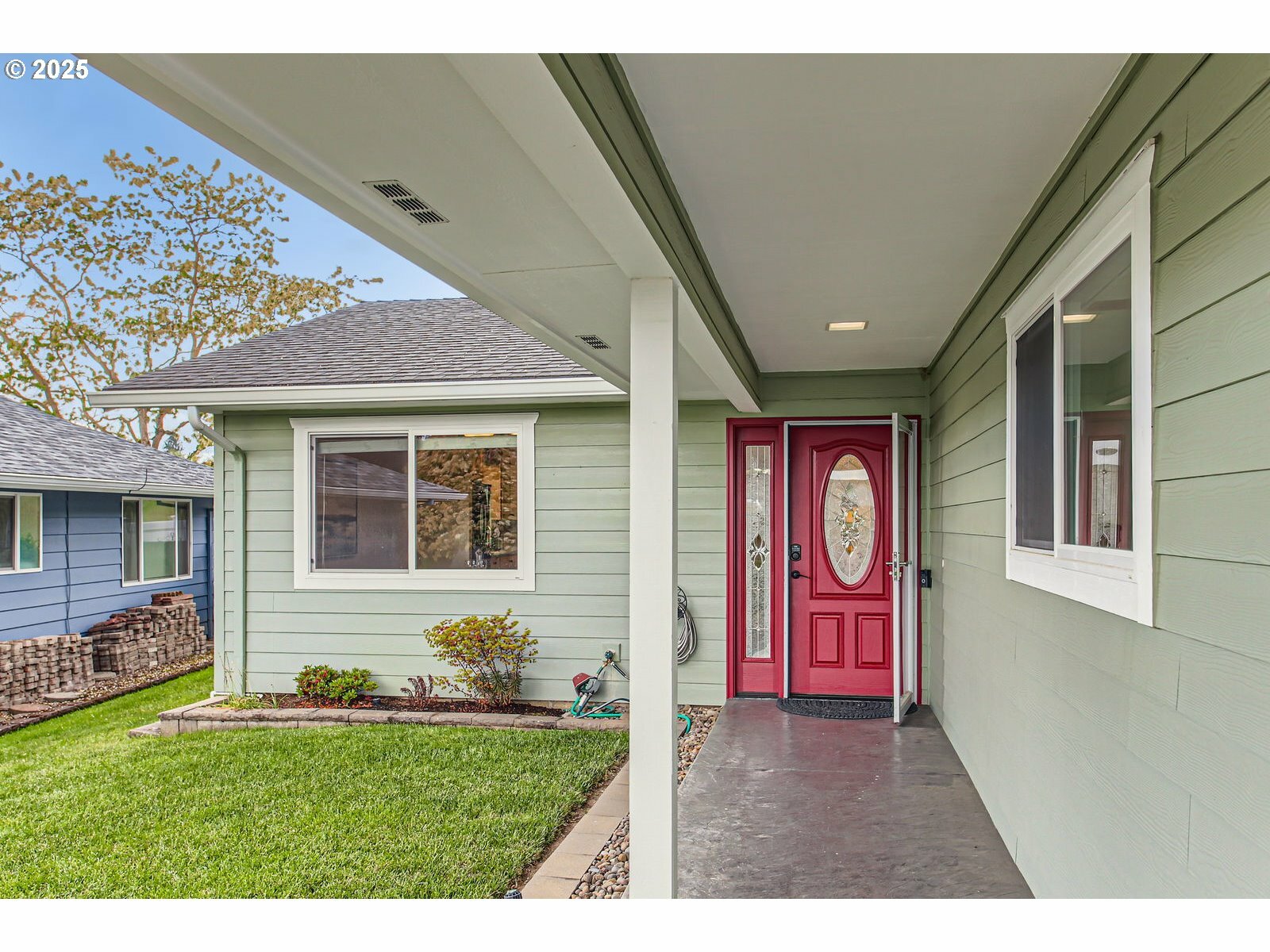Property Photo: 15575 SW 123rd Ave OR 97224