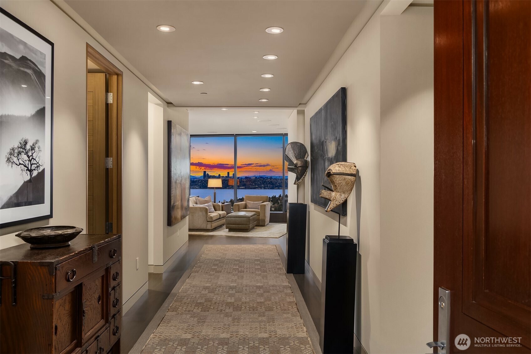 Property Photo: 650 Bellevue Way NE 4004 WA 98004