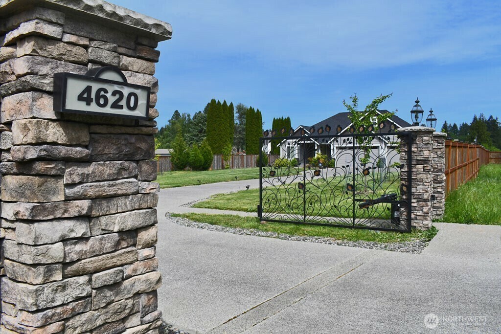 Property Photo: 4620 Wiggins Road SE WA 98501
