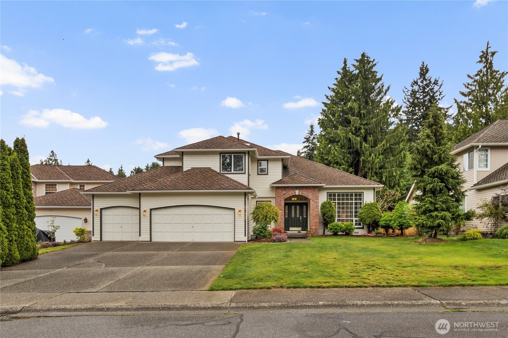 Property Photo: 6032 147th Place SE WA 98208