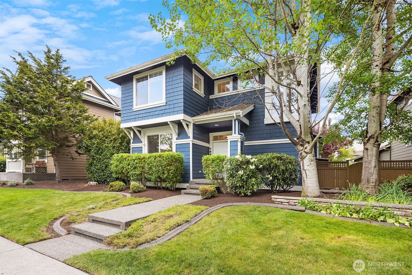 Property Photo:  7320  Douglas Avenue SE  WA 98065 