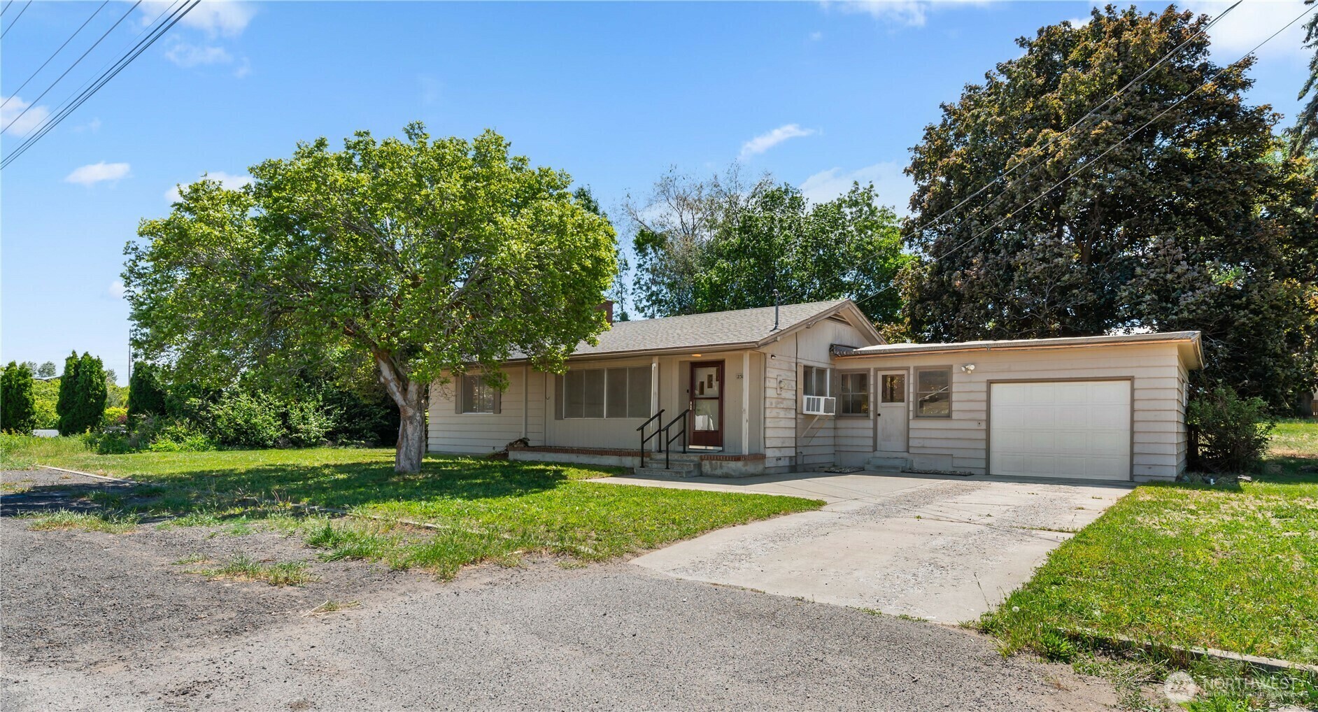 Property Photo: 2380 4th Street SE WA 98802