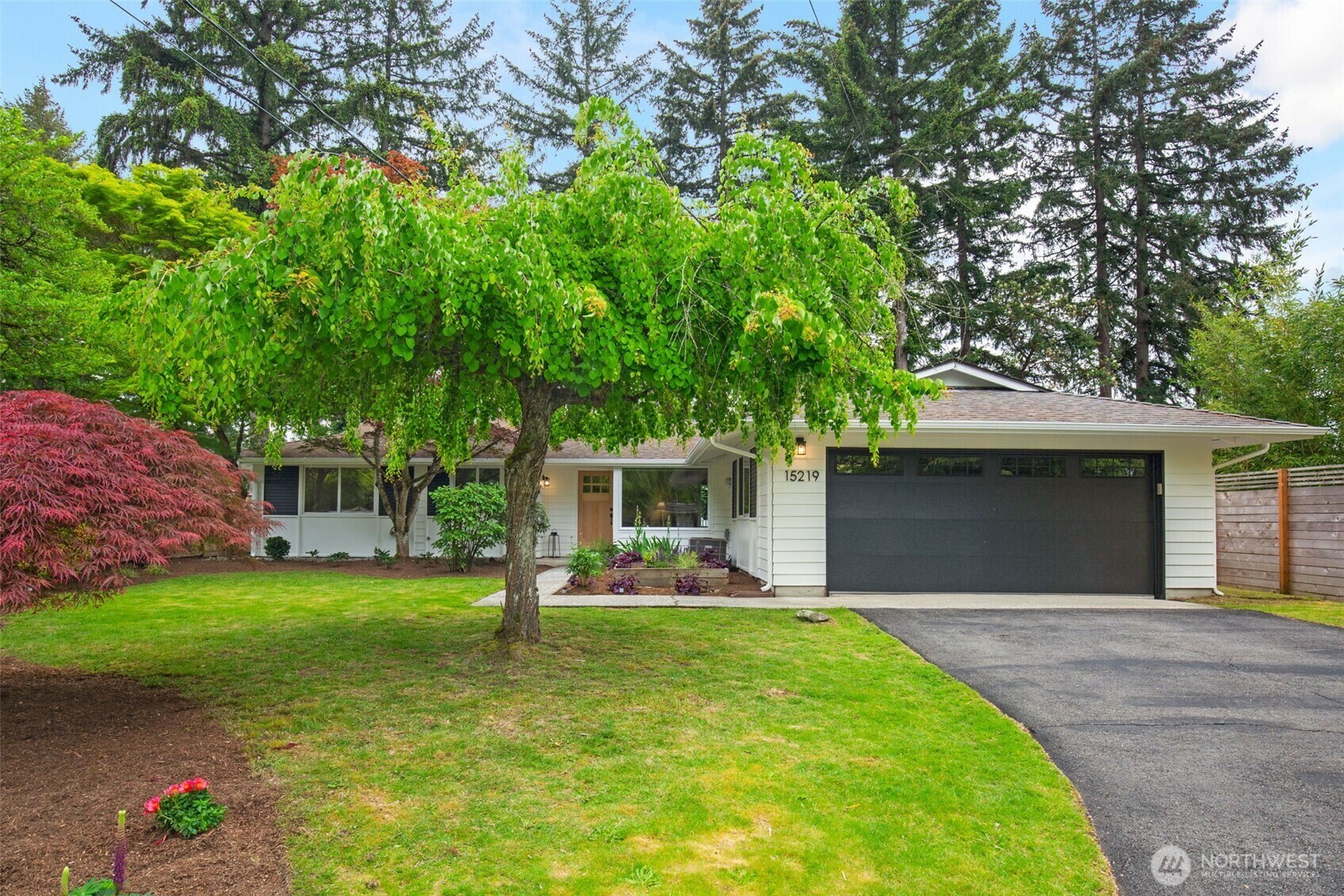 Property Photo: 15219 NE 6th Place WA 98007