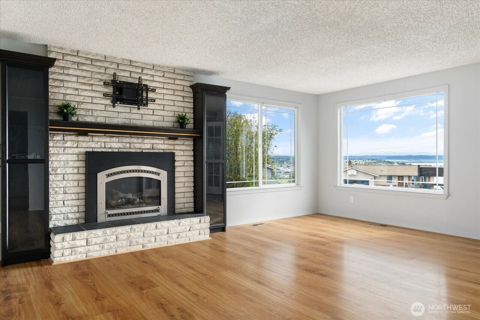 Property Photo: 960 Capital Street WA 98277