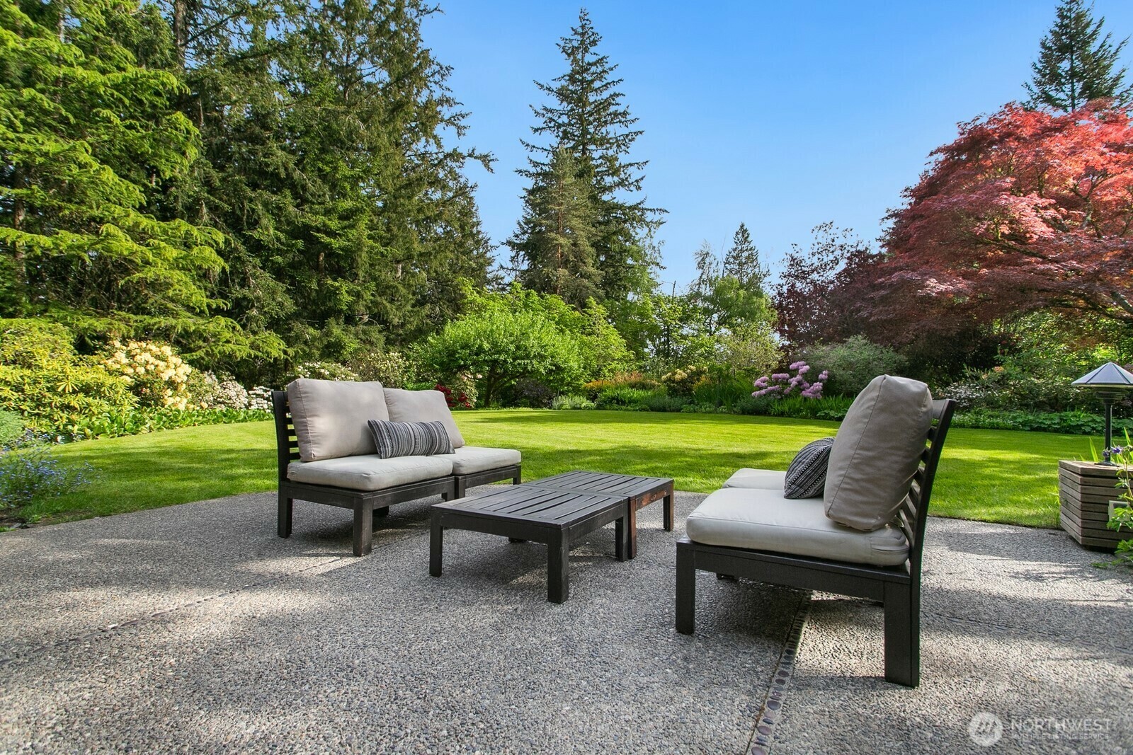 Property Photo: 14836 SE 54th Street WA 98006
