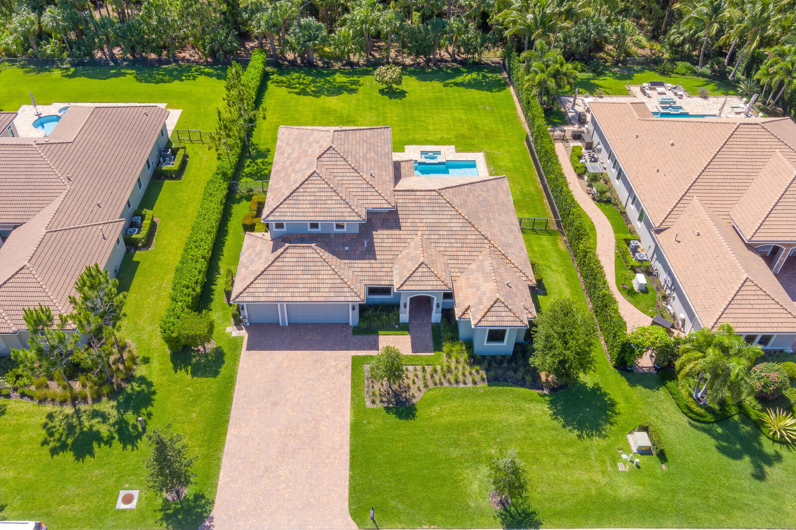 Property Photo: 5211 SW Blue Daze Way FL 34990