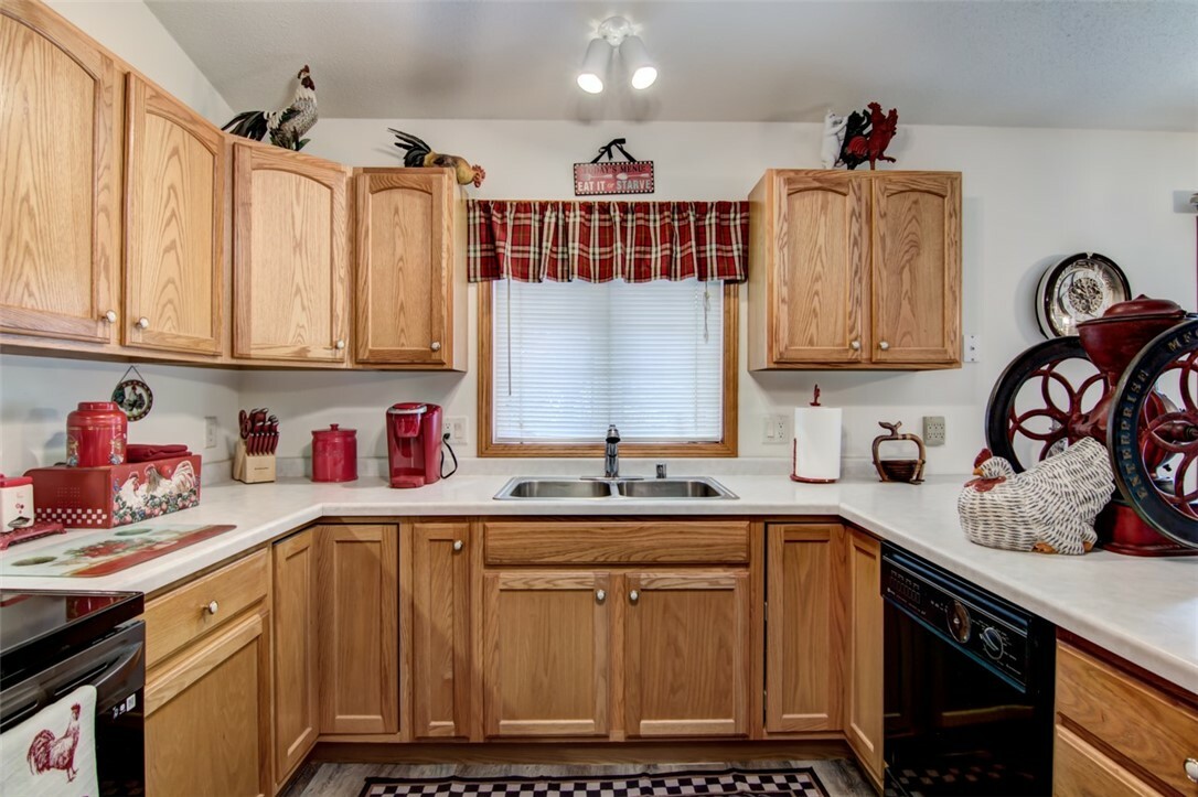 Property Photo: 3329 E Meadows Place WI 54701