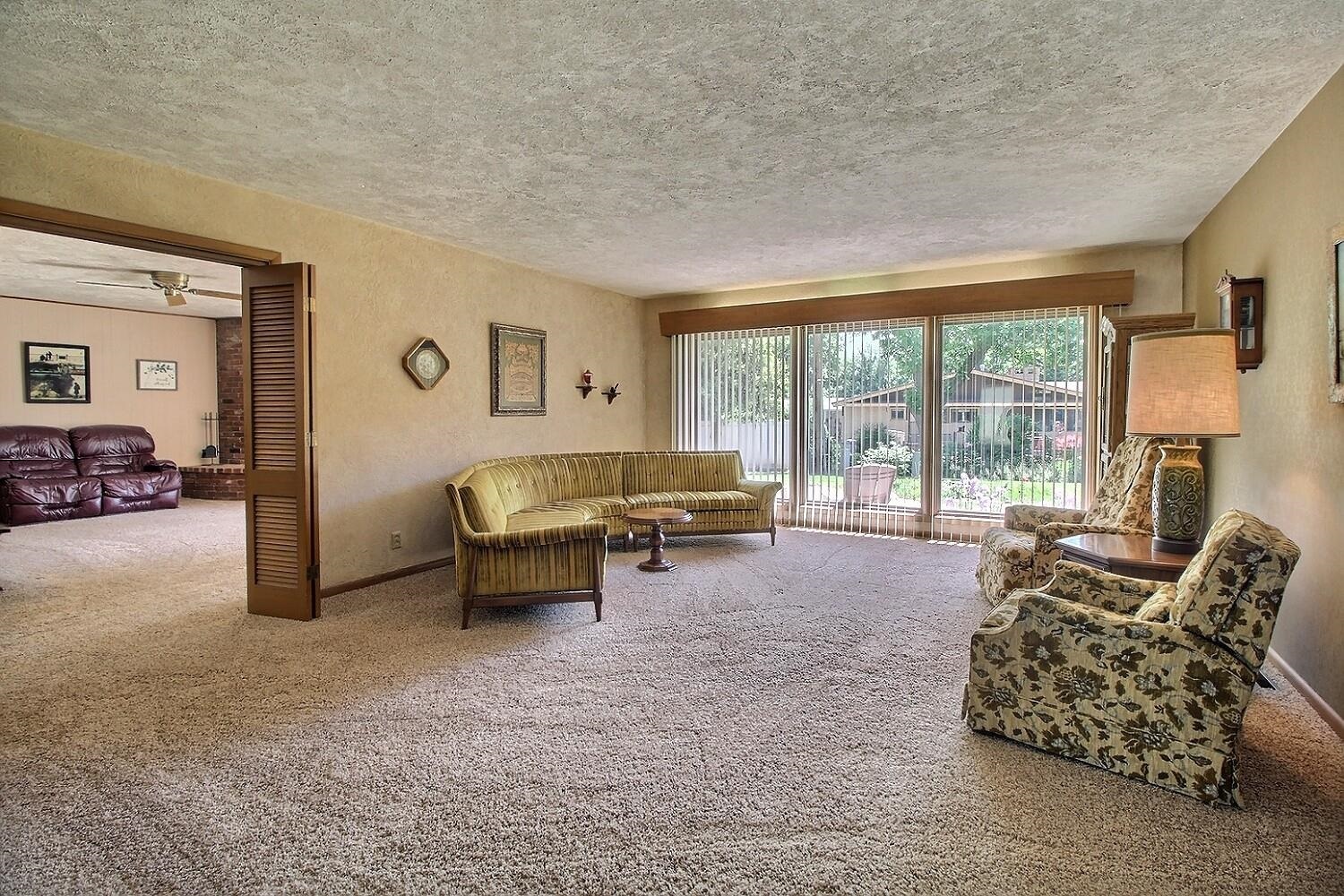 Property Photo: 9711 W Par Ln KS 67212