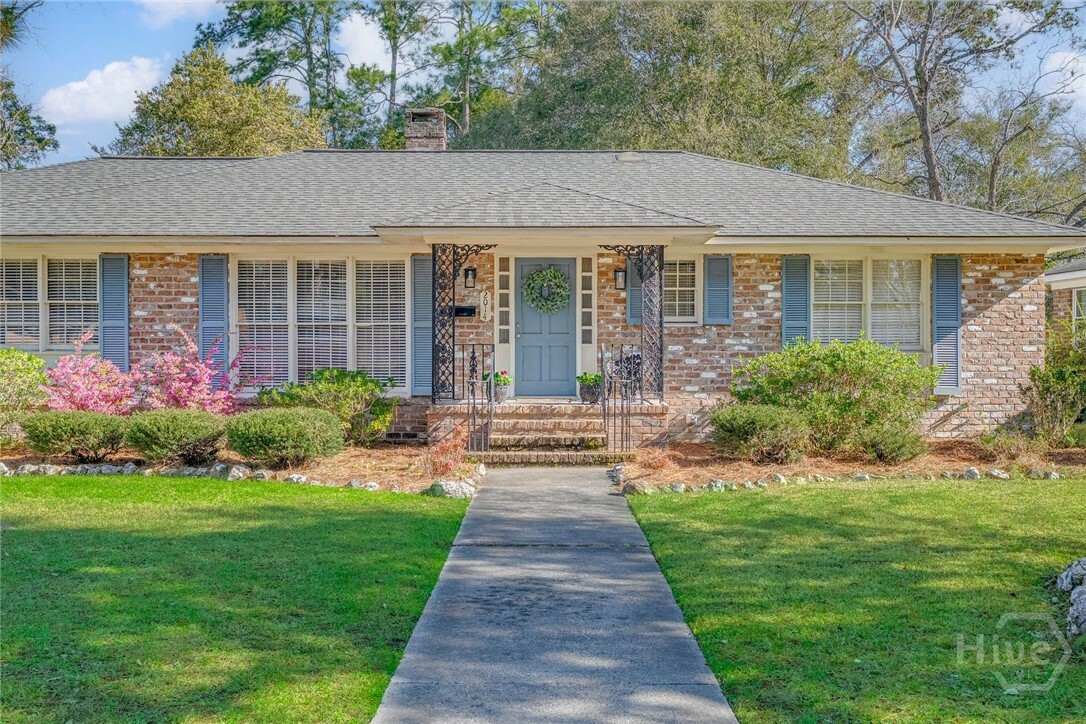 Property Photo: 2014 Colonial Drive GA 31406