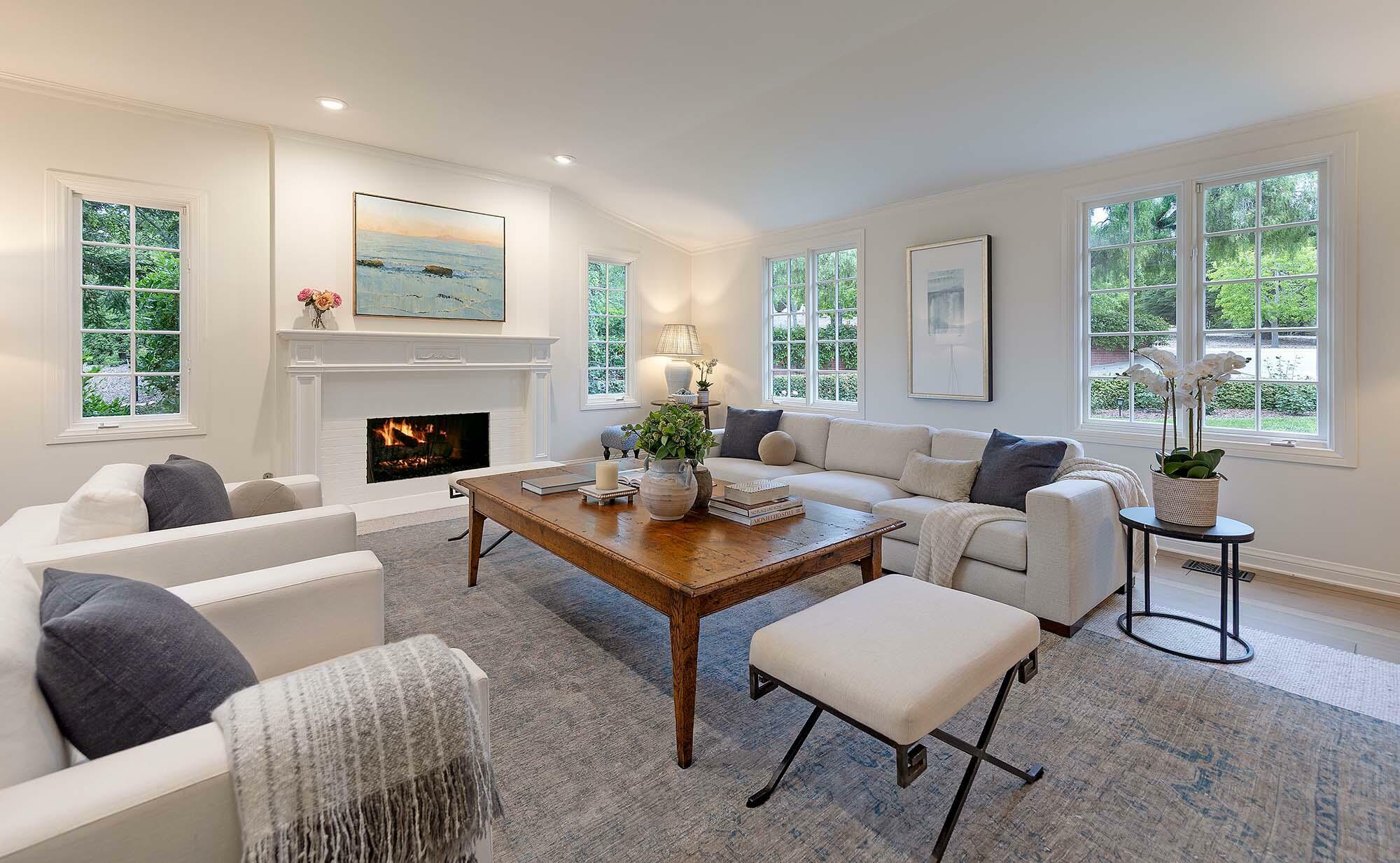Property Photo: 1011 Las Palmas Drive CA 93110