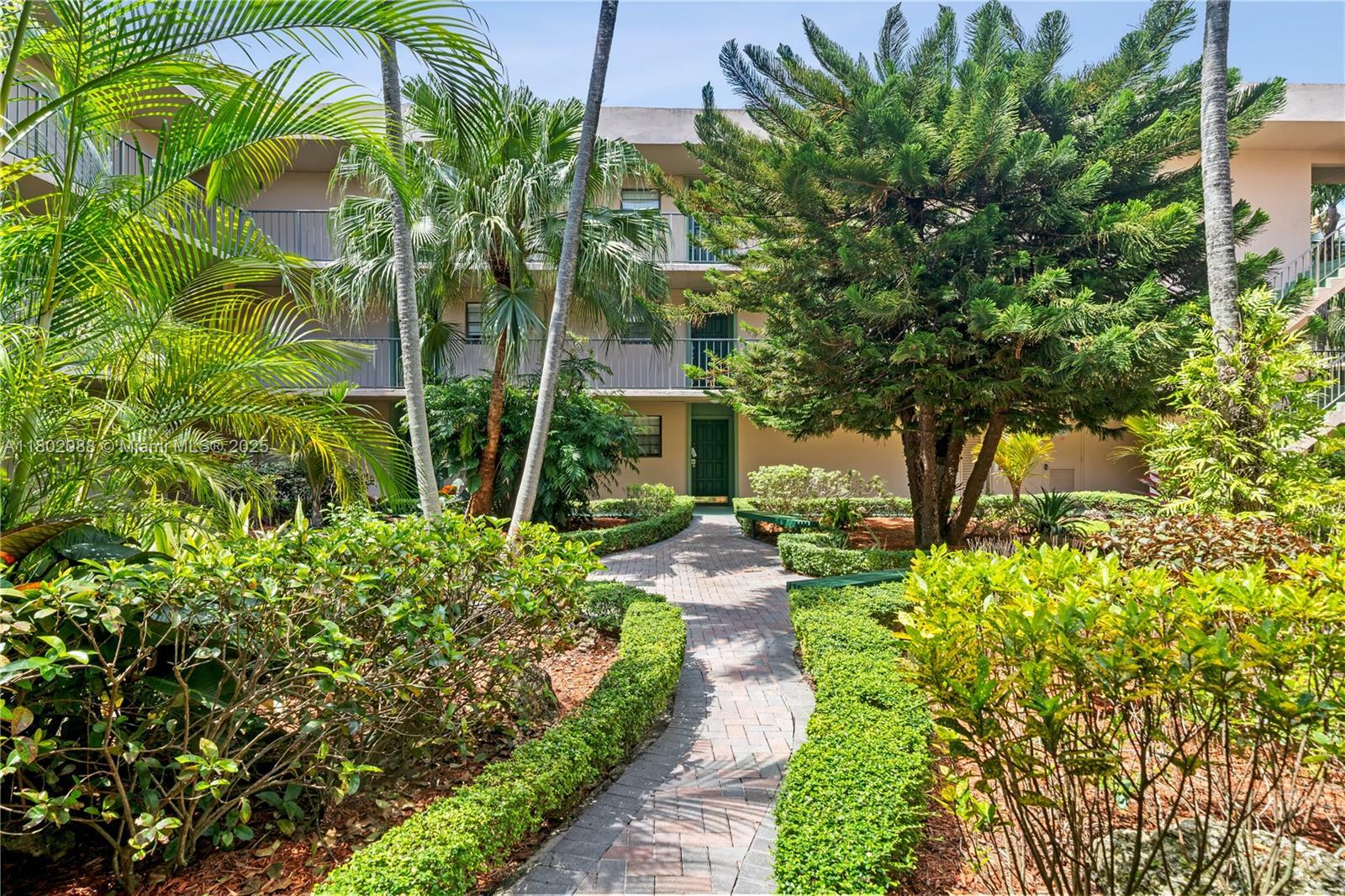 Property Photo: 10525 SW 112th Ave 117 FL 33176