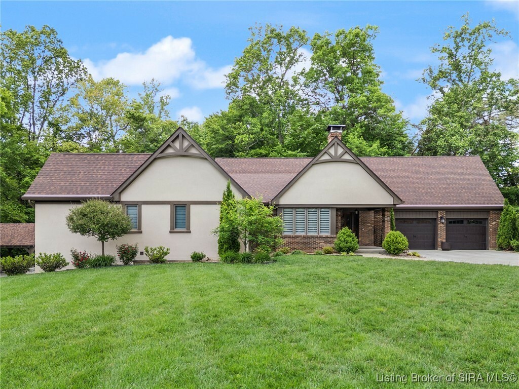 Property Photo: 3611 Vale Hill Drive IN 47119