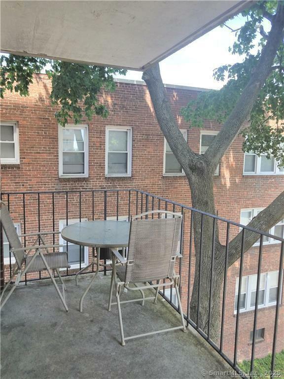 Property Photo: 87 Glenbrook Road Apt 3E CT 06902