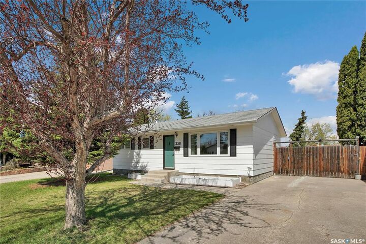 Property Photo: 338 Thomas Way SK S7M 4M9