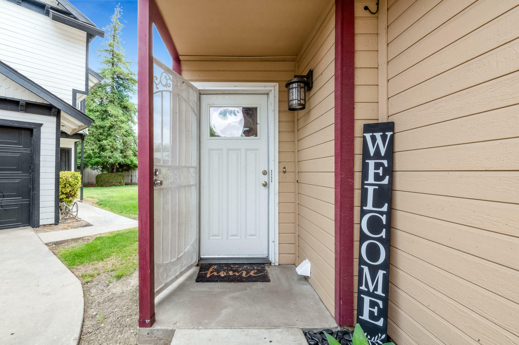 Property Photo: 2342 W Packwood Drive CA 93277