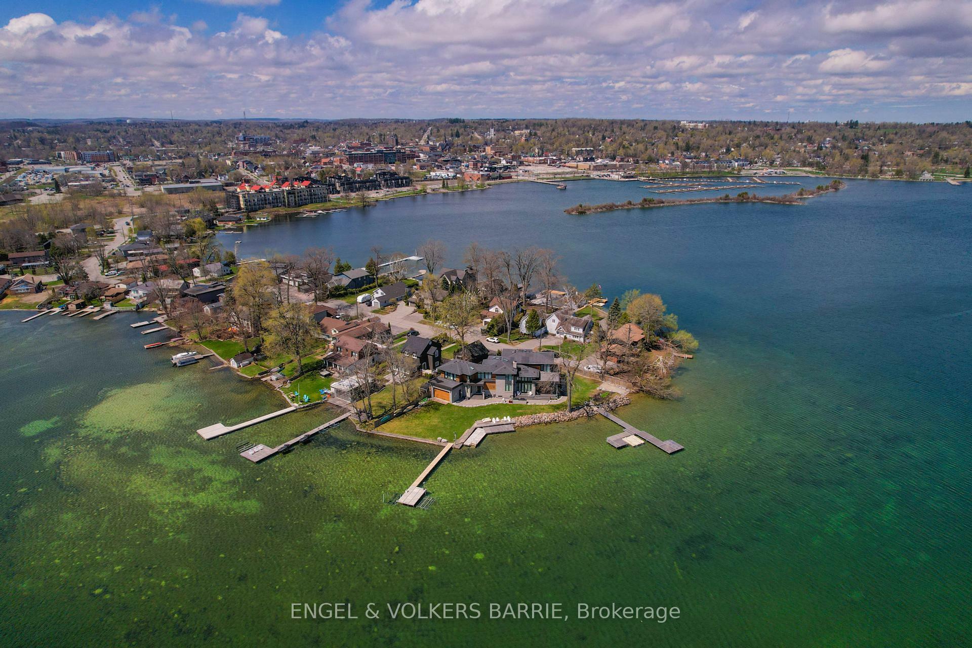 Photo de la propriété: 201 Cedar Island Road ON L3V 1T2