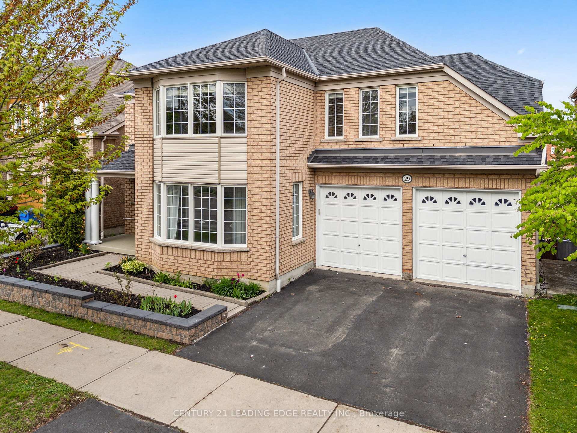 Property Photo: 29 Alden Square ON L1T 4Z2