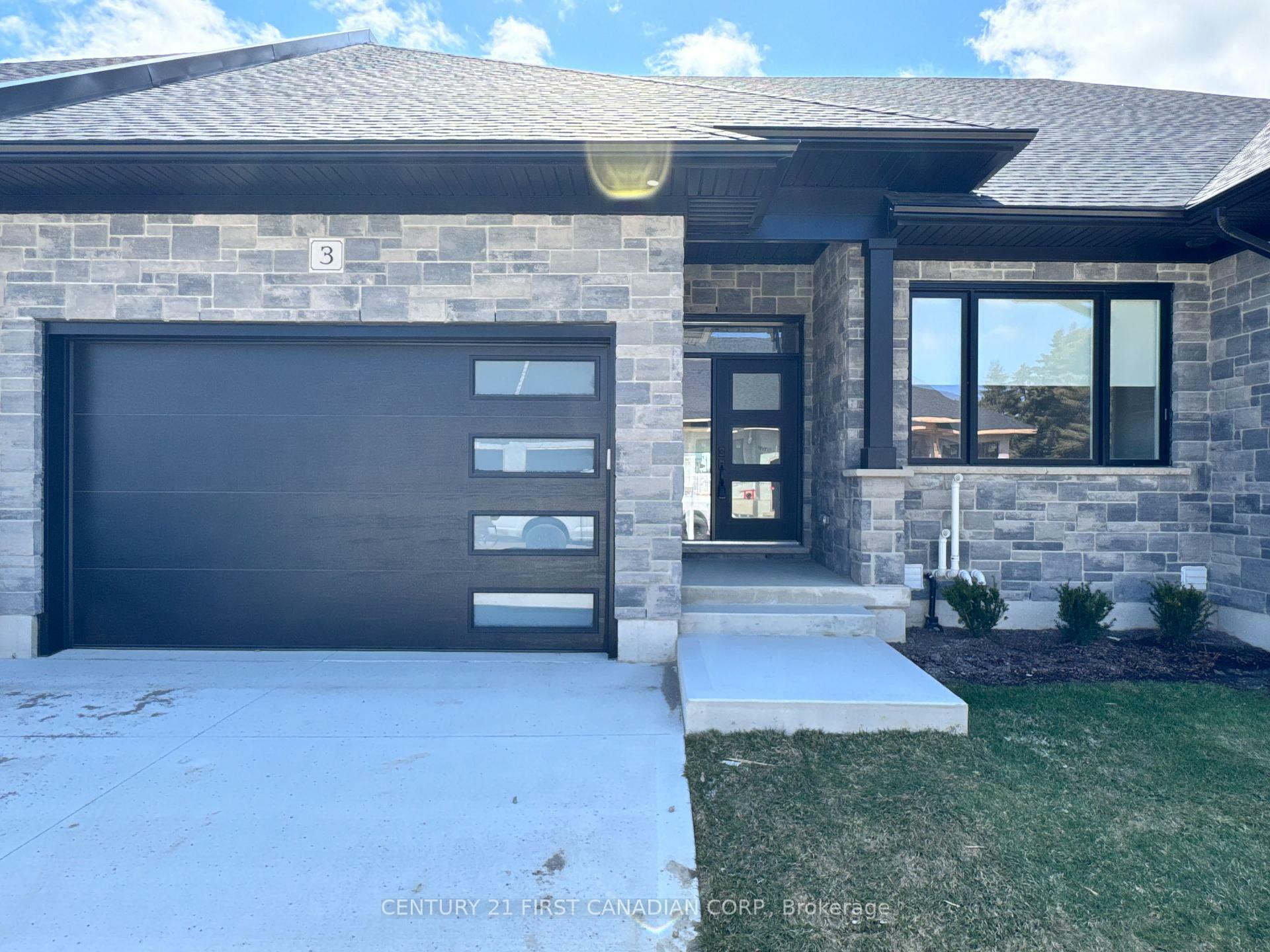 Property Photo: 32 Postma Crescent 6 ON N0M 1A0