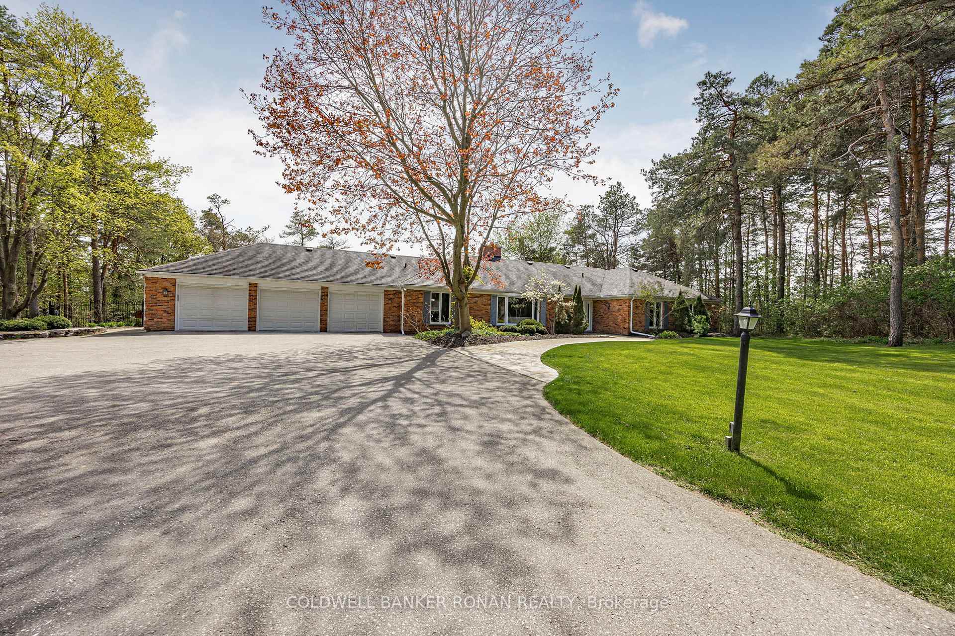 Property Photo: 3 Pyne Hills Court ON L0G 1W0