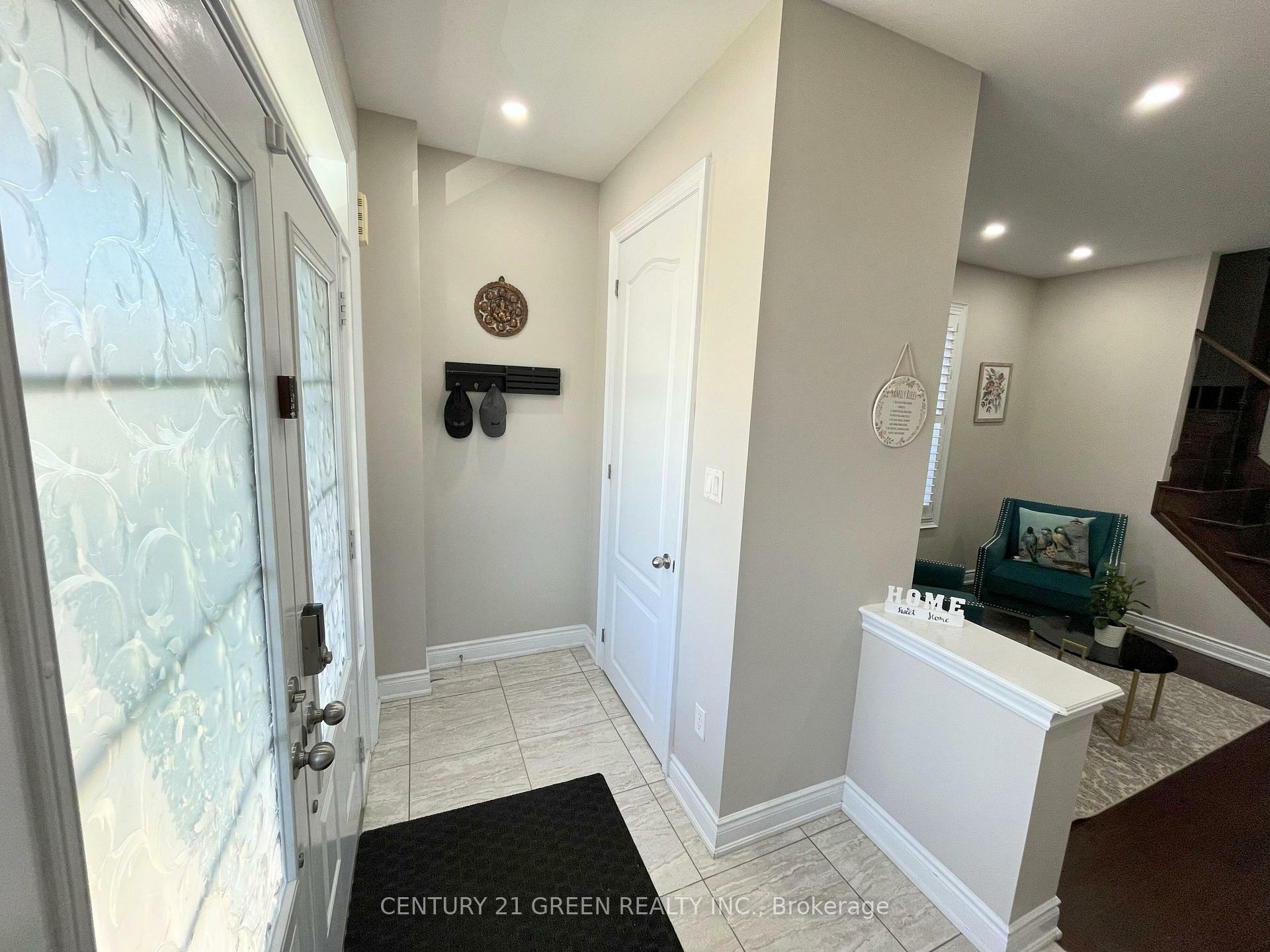 Property Photo: 199 Windfields Farm Drive W ON L1L 0K5