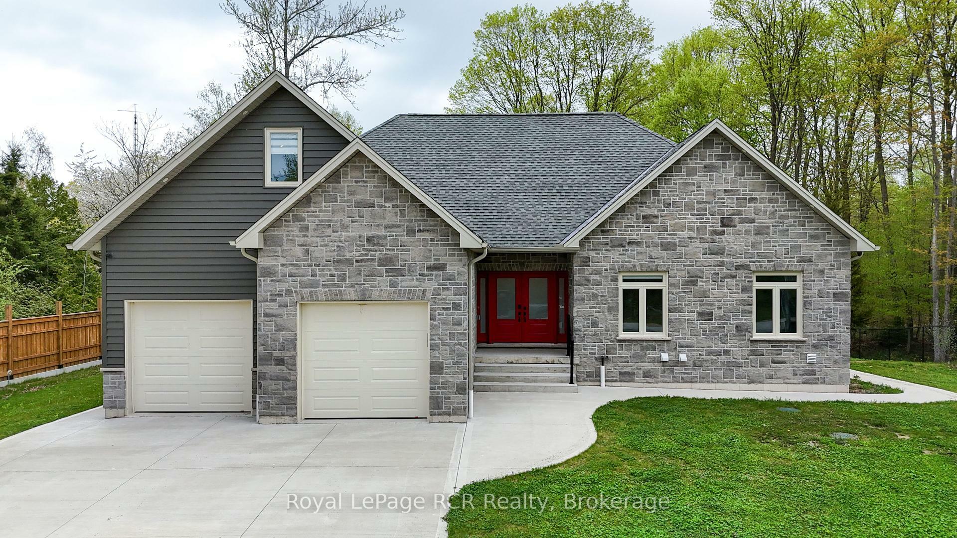 Property Photo: 10 Frederick Street E ON N0H 2G0