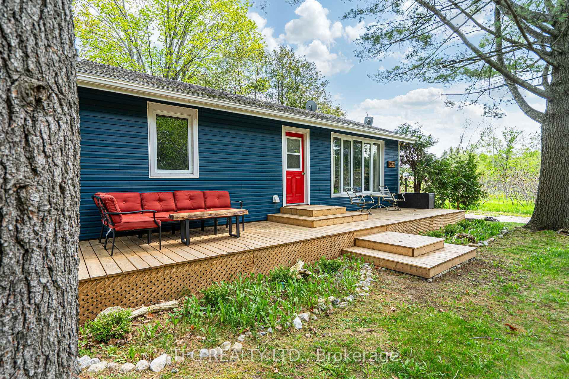 Property Photo: 2421 Upper Chemong Drive ON K0L 2H0