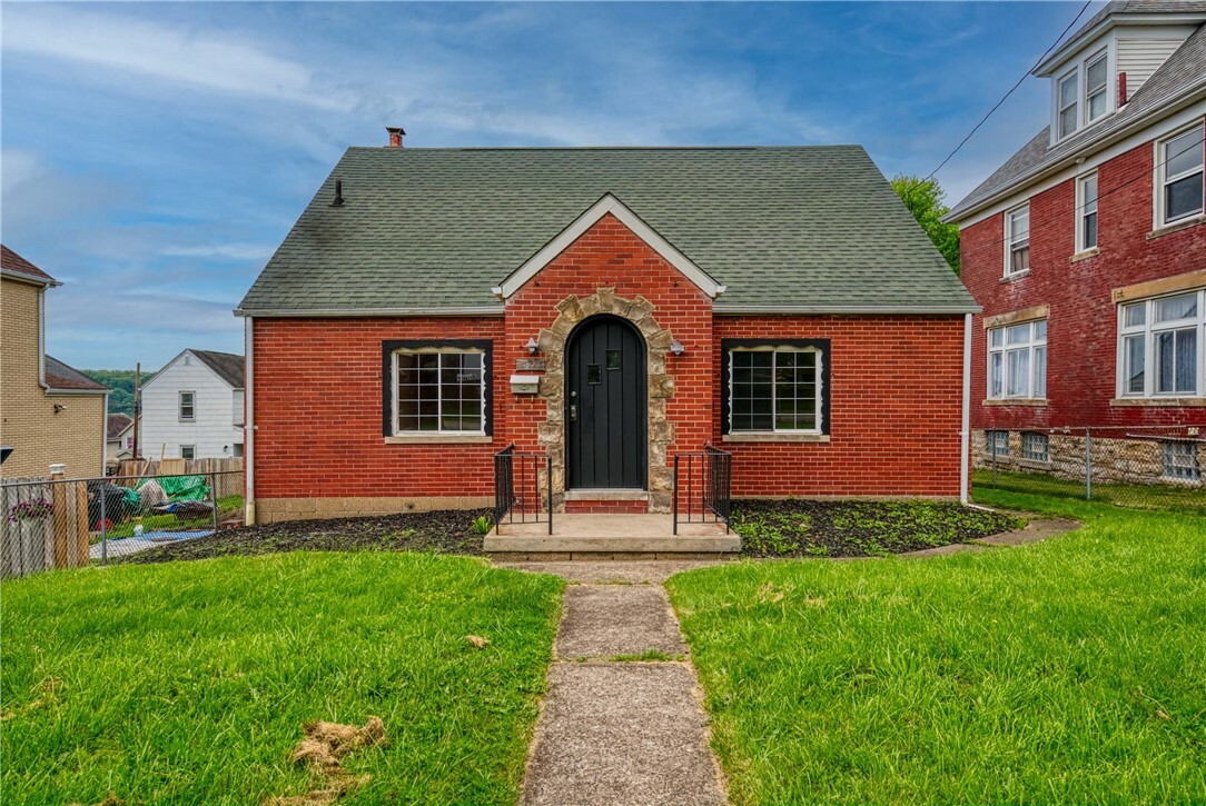 Property Photo: 533 Freeport Rd PA 15068