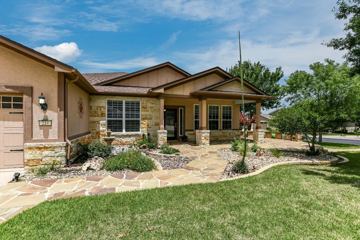 Property Photo: 214 Yellow Rose Trail SE TX 78633