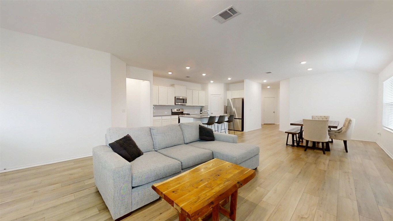 Property Photo: 221 Mendoza TX 78640