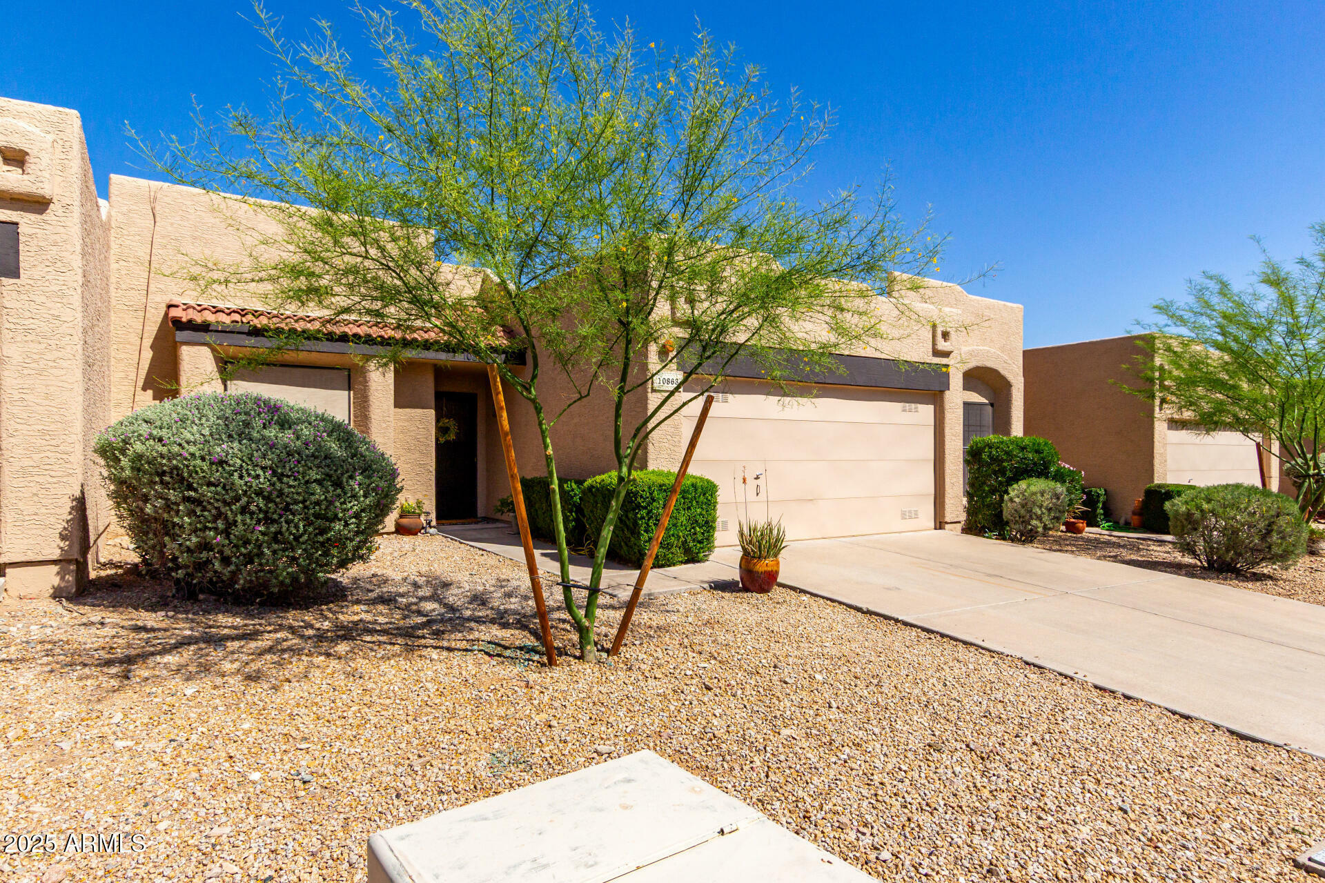 Property Photo: 10863 N 117th Place AZ 85259