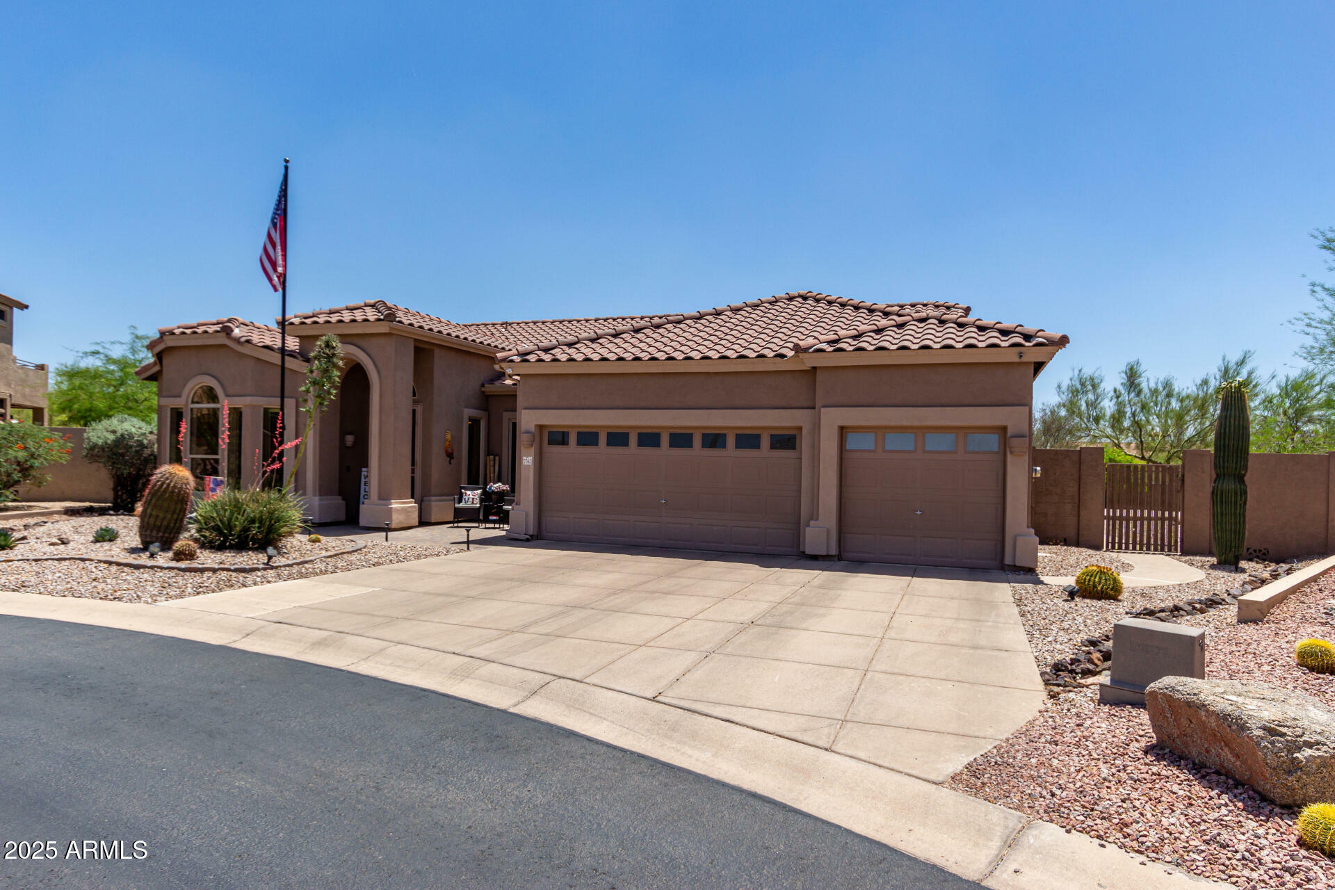 Property Photo: 7762 E Russell Circle AZ 85207