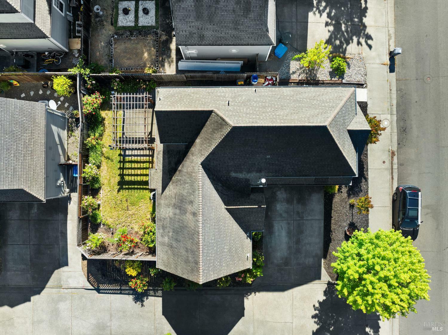 Property Photo: 2433 Penbrooke Avenue CA 95403