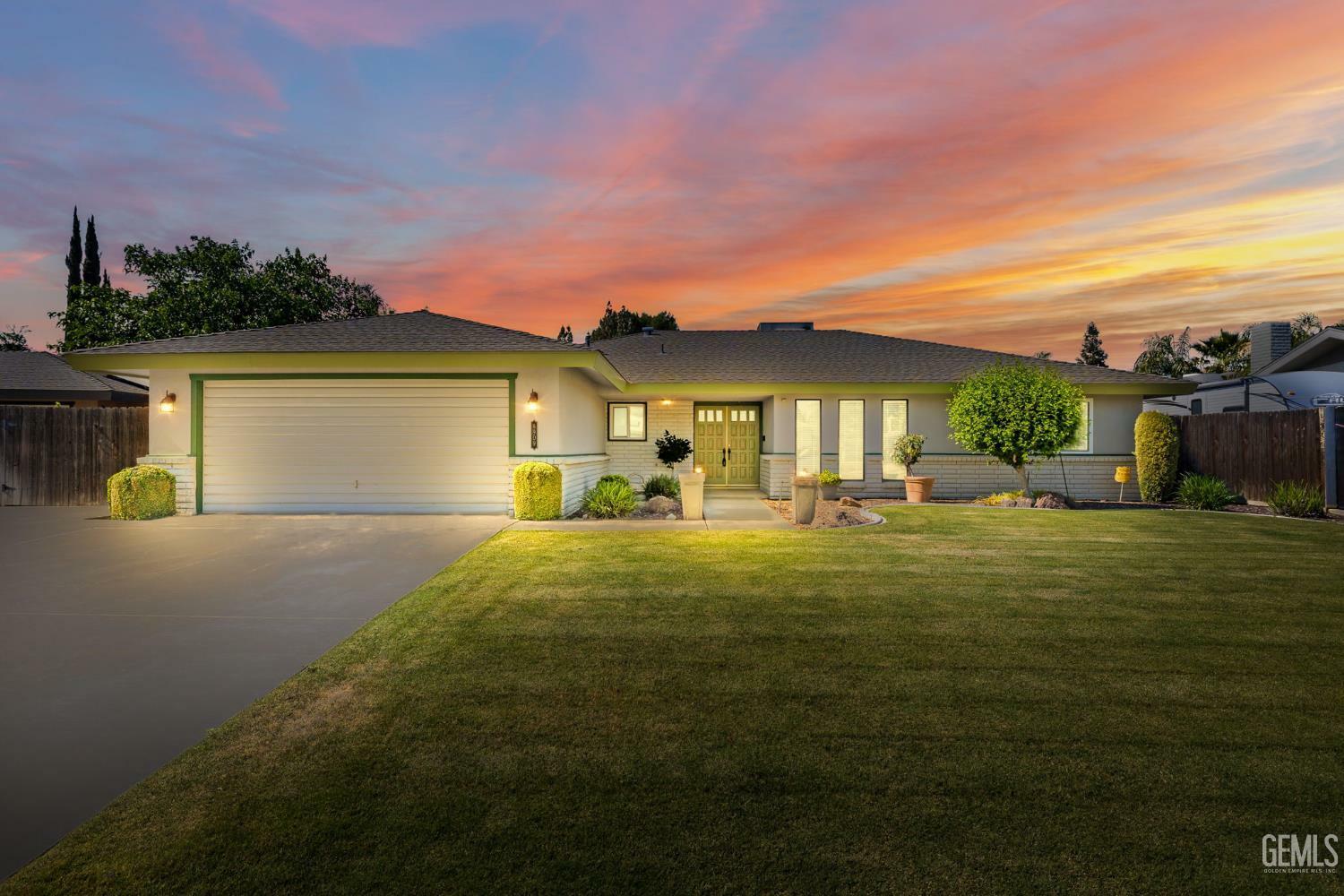 Property Photo: 6909 Retriever Court CA 93309