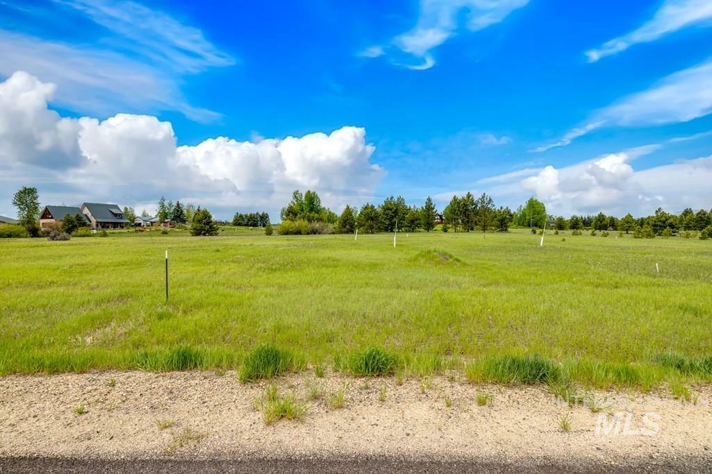Property Photo:  14 Comfort Ct.  ID 83638 