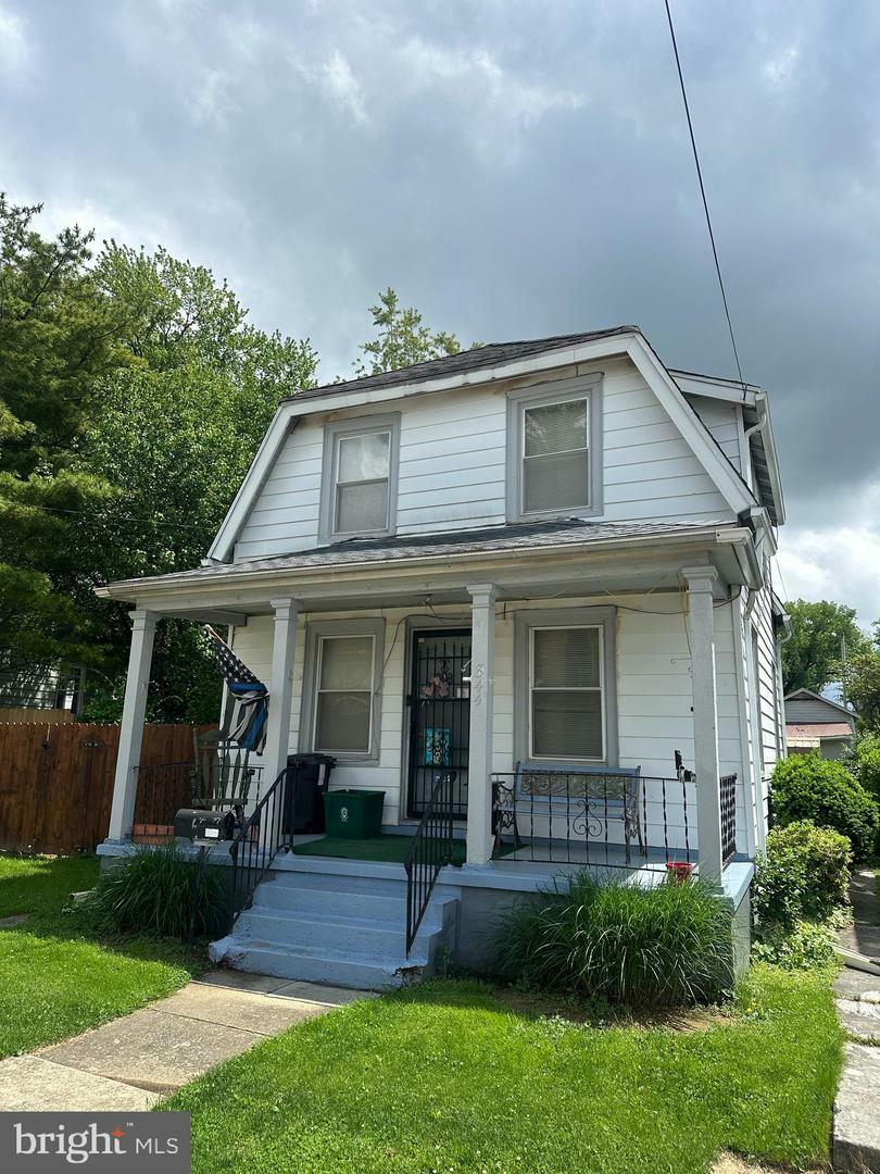 Property Photo: 844 E Boundary Avenue PA 17403