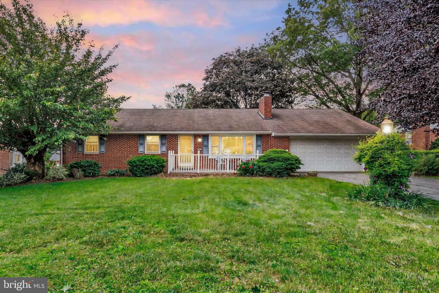 Property Photo: 38 Homestead Drive PA 17602